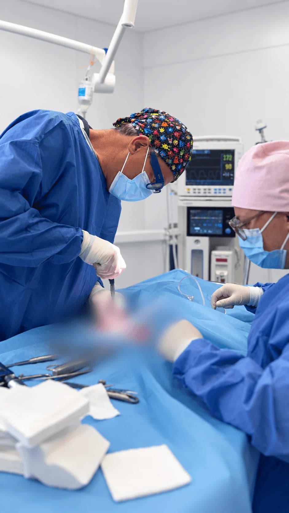 Chirurgien au bloc opératoire